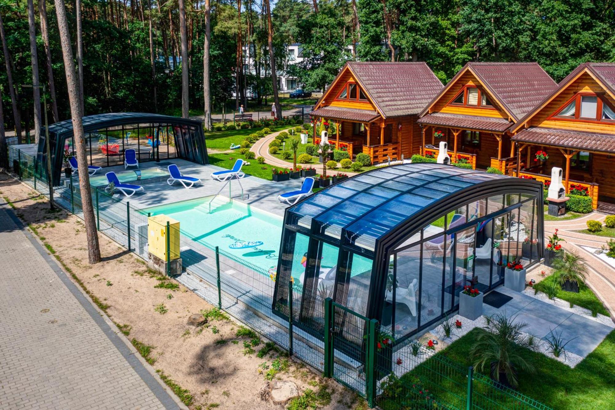 Bajkowe Domki โปเบียโรโว ภายนอก รูปภาพ