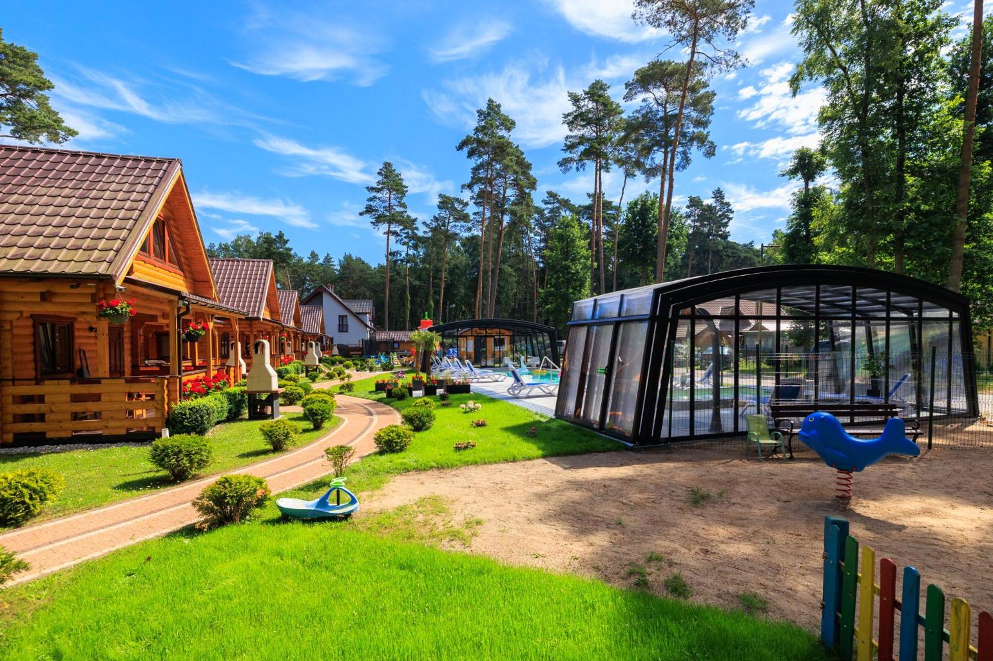 Bajkowe Domki โปเบียโรโว ภายนอก รูปภาพ